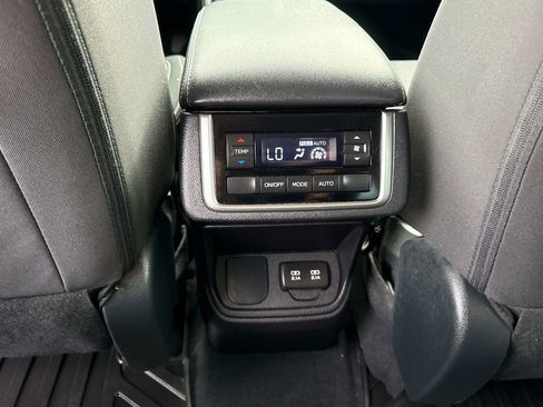 Used 2022 Subaru Ascent Premium w/ Convenience Package AWD/4WD image 14