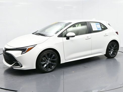 Used 2024 Toyota Corolla XSE FWD image 3