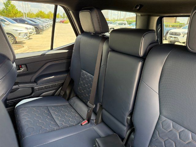 Used 2026 Toyota 4Runner Platinum AWD/4WD image 31