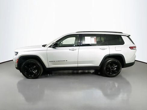 Used 2023 Jeep Grand Cherokee L Laredo RWD image 5