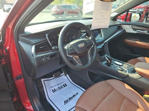 Used 2025 Cadillac XT5 Sportv image 32