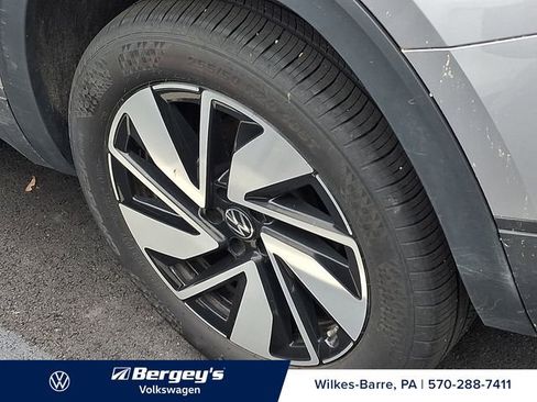 Certified 2025 Volkswagen Atlas SE AWD/4WD image 9