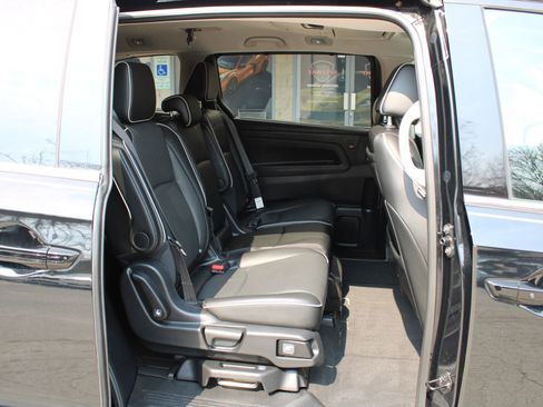 Used 2025 Honda Odyssey Elite image 18