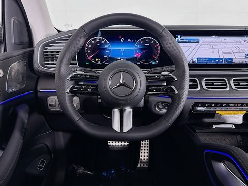 New 2026 Mercedes-Benz GLS 450 4MATIC image 4