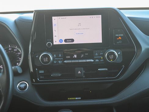 Certified 2023 Toyota Highlander XSE image 14