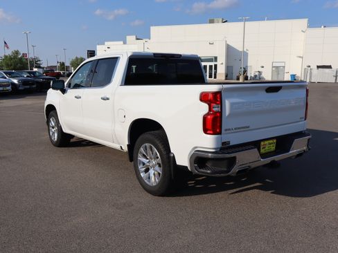Used 2022 Chevrolet Silverado 1500 LTZ w/ LTZ Premium Package AWD/4WD image 5