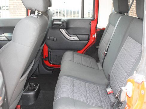 Used 2012 Jeep Wrangler Unlimited Sport image 8