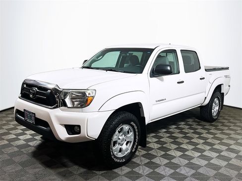 Used 2015 Toyota Tacoma PreRunner image 4