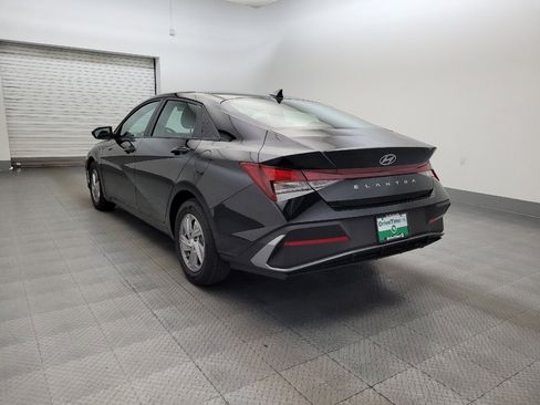 Used 2025 Hyundai Elantra SE image 5