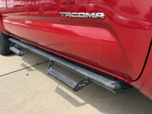 Certified 2022 Toyota Tacoma SR5 image 10