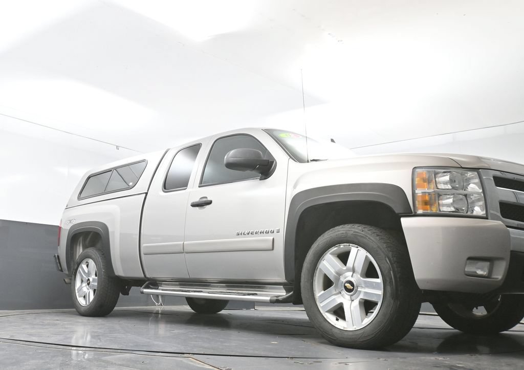Used 2008 Chevrolet Silverado 1500 LT w/ All Star Edition AWD/4WD image 47