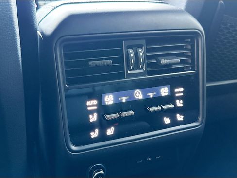 Used 2024 Porsche Cayenne Base w/ Premium Package Plus (PFM) image 27