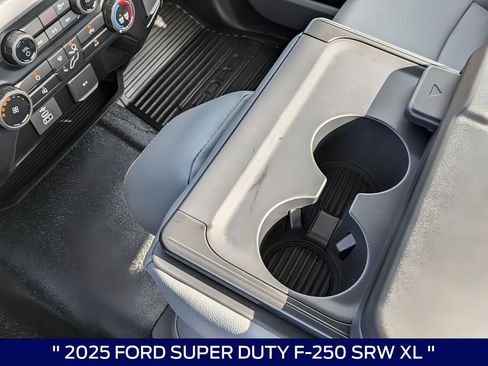New 2025 Ford F250 XL w/ XL Chrome Package RWD image 22
