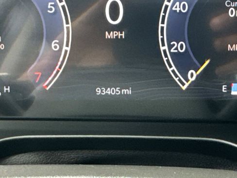 Used 2024 Jeep Grand Cherokee Laredo RWD image 27