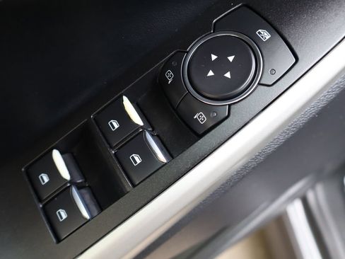 Used 2021 Ford Explorer XLT w/ Equipment Group 202A AWD/4WD image 28