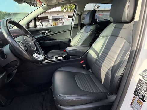 Used 2025 Kia Sportage SX FWD image 10