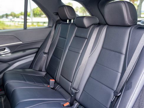 Used 2025 Mercedes-Benz GLE 450 4MATIC image 29