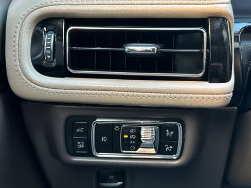 Used 2023 Lincoln Nautilus Reserve w/ Equipment Group 202A image 28