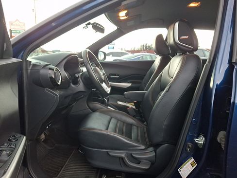 Used 2019 Nissan Kicks SR w/ SR Premium Package FWD image 14