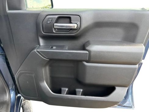 Used 2019 Chevrolet Silverado 1500 Custom Trail Boss w/ Custom Convenience Package AWD/4WD image 13