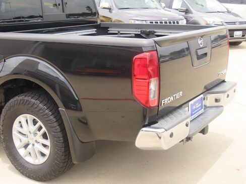 Used 2021 Nissan Frontier SV AWD/4WD image 14