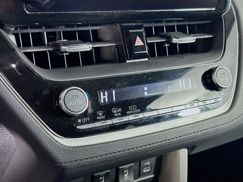 Used 2024 Toyota Corolla Cross XLE image 24