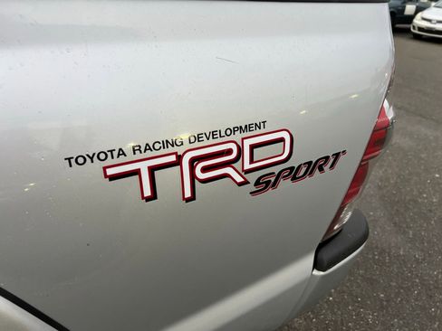 Used 2010 Toyota Tacoma Base image 12