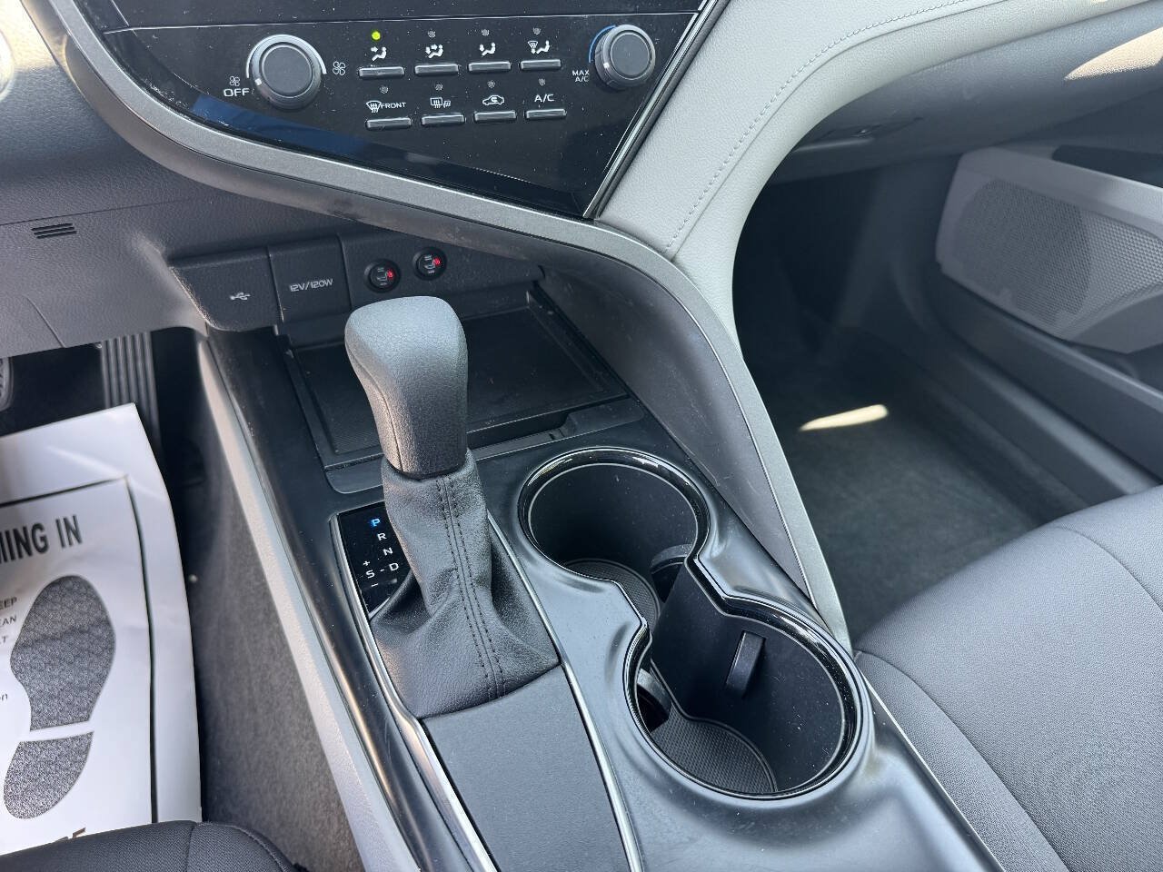 Used 2020 Toyota Camry LE w/ Convenience Package FWD image 13