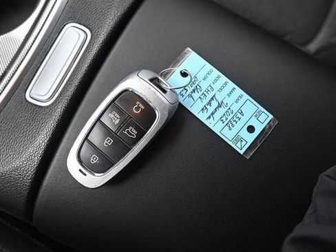 Used 2023 Hyundai Santa Fe SEL Convenience image 13