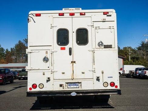 Used 2009 Chevrolet Express 3500 image 5