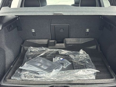 Certified 2026 Volvo XC40 B5 Plus AWD/4WD image 31