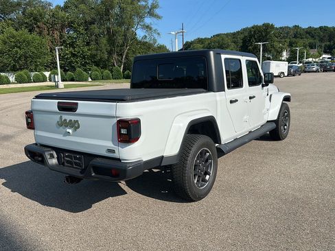 Used 2020 Jeep Gladiator Overland AWD/4WD image 3
