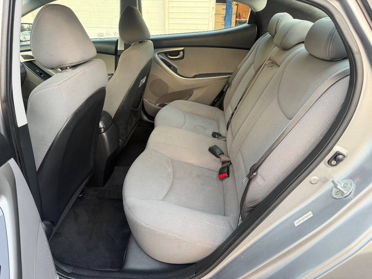 Used 2015 Hyundai Elantra SE FWD image 19