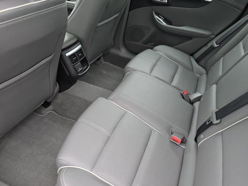 Used 2018 Chevrolet Impala Premier image 8