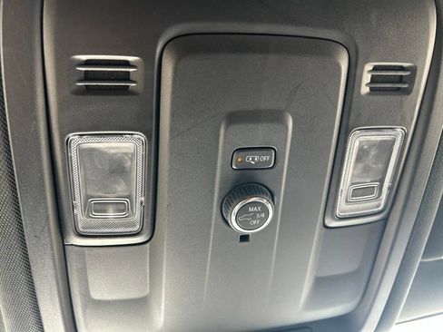 Used 2025 Chevrolet Tahoe LT RWD image 19