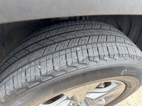 Used 2024 Toyota RAV4 XLE w/ Convenience Package image 9