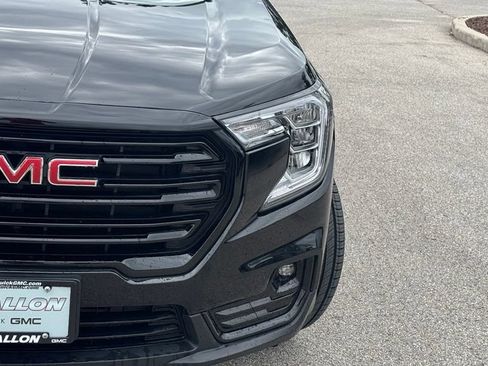 Used 2022 GMC Terrain SLT w/ Elevation Edition FWD image 8