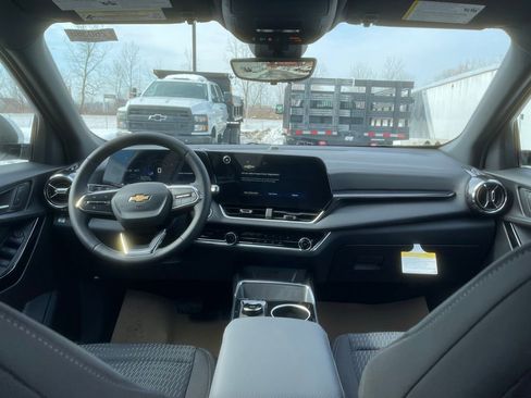 New 2026 Chevrolet Equinox LT w/ Safety and Technology Package image 21