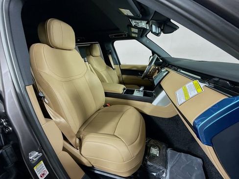 New 2026 Land Rover Range Rover Long Wheelbase SE AWD/4WD image 30