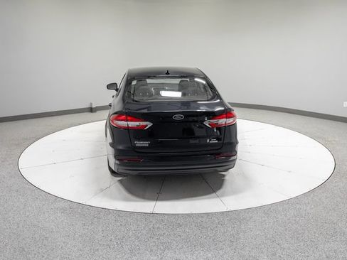 Used 2020 Ford Fusion SE FWD image 27