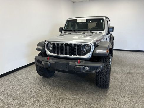 Used 2024 Jeep Wrangler Unlimited Rubicon w/ XTREMEE 35" Tire Package image 3