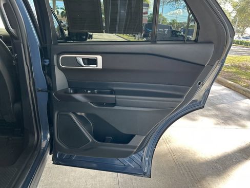 Used 2020 Ford Explorer XLT image 29