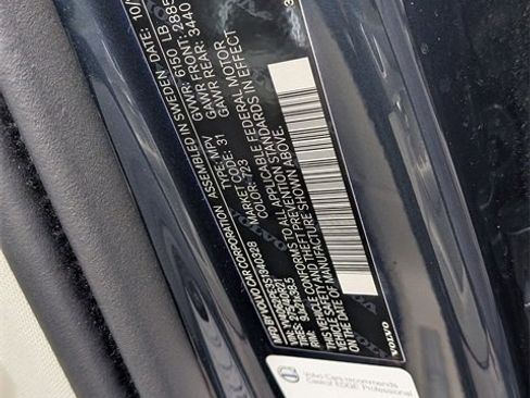 Certified 2025 Volvo XC90 B6 Plus w/ Protection Package Premier image 33