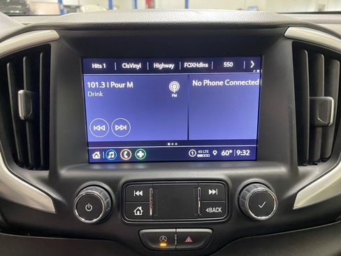 Used 2024 GMC Terrain SLT image 35