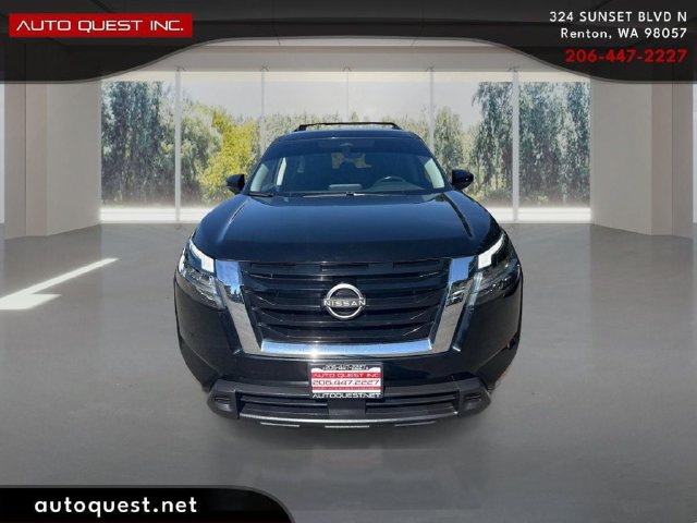 Used 2022 Nissan Pathfinder SV FWD image 2