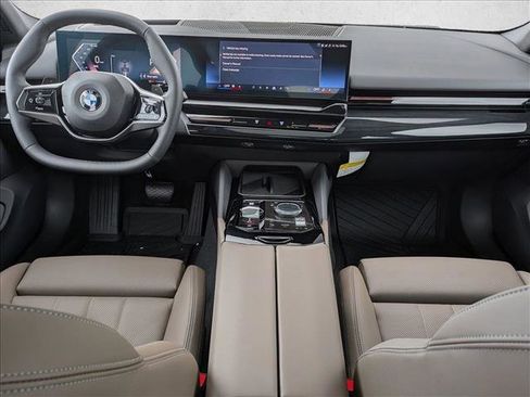 Used 2026 BMW 530i xDrive w/ Premium Package AWD/4WD image 16