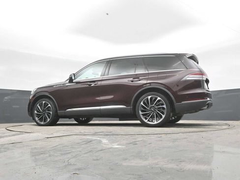 Used 2020 Lincoln Aviator Reserve w/ Equipment Group 202A AWD/4WD image 38
