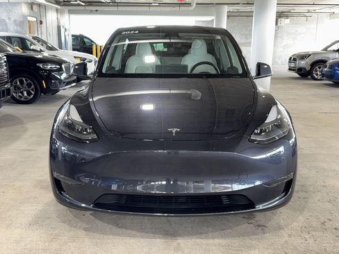 Used 2024 Tesla Model Y Long Range AWD/4WD image 3