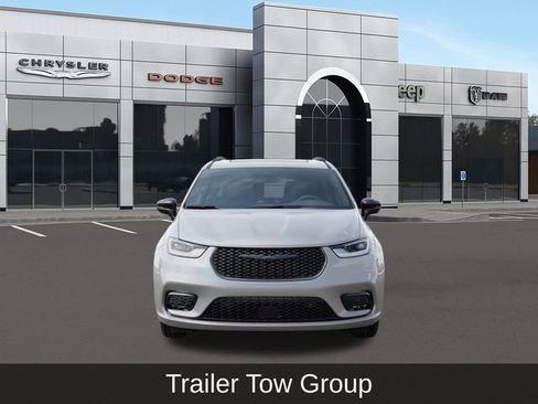 New 2026 Chrysler Pacifica Limited w/ Trailer Tow Group image 7
