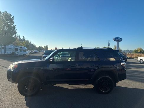 Used 2019 Toyota 4Runner SR5 Premium w/ Wilderness Package AWD/4WD image 3